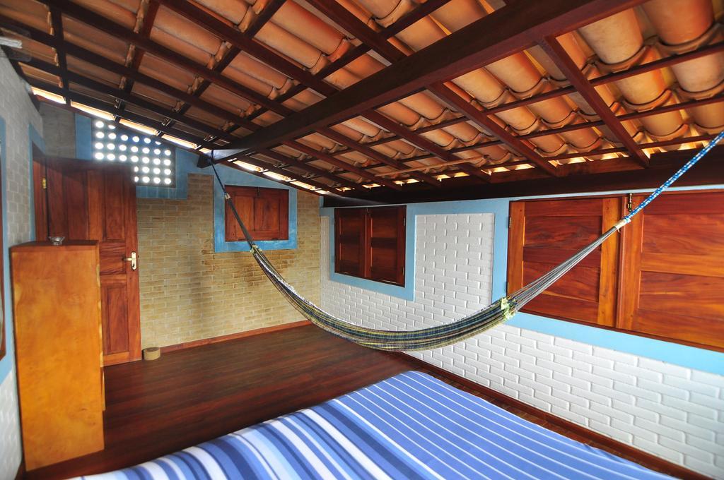 Casa Blanka 2010 - Eco Surf Guest House Itacare Ruang foto